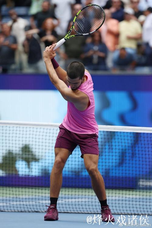 ATP总决赛-阿尔卡拉斯2-0阿利亚西姆 将与辛纳争冠 ATP总决赛-阿尔卡拉斯2-0阿利亚西姆 将与辛纳争冠